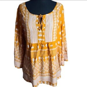 Suzanne Betro bohemian yellow blouse 💯 rayon size XL. Frontal tie graphic print